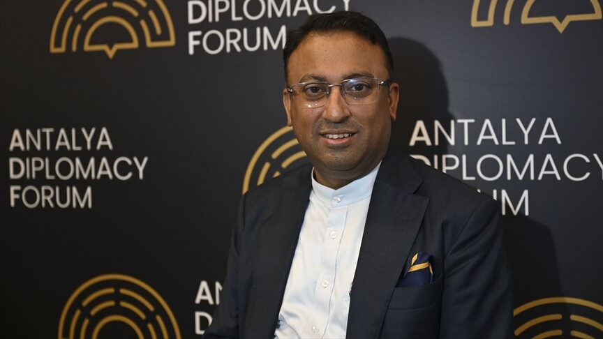 Bangladeş Başbakanı'nın Danışmanı Kabir'den Orta Doğu'daki gerilime karşı diplomasi vurgusu