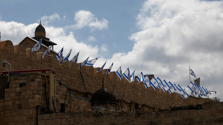 Harem-i İbrahim Camisi Müdürü, İsrail'in Davud Yıldızı yansıtması