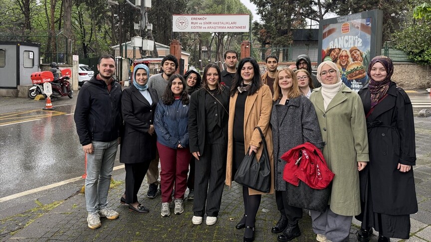 Marmara Üniversitesi öğrencilerinden ruh ve sinir hastalıkları hastanesine kitap desteği