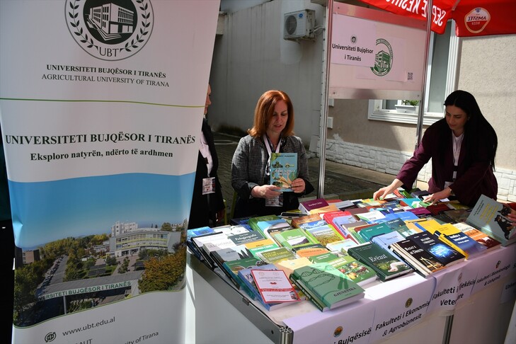 Shqipëri  hapet Panairi i Librit Akademik dhe Shkencor