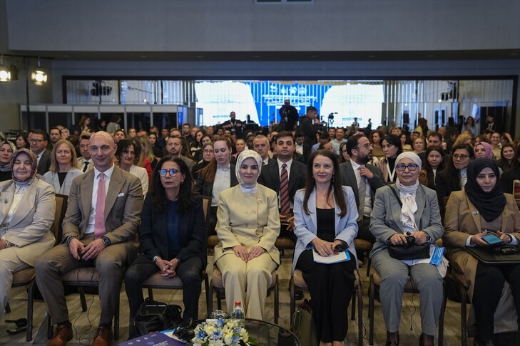 Bakan Göktaş: Dijital dünyanın çocuklarımızı tehdit üreten bir alana dönüşmesine seyirci kalamayız