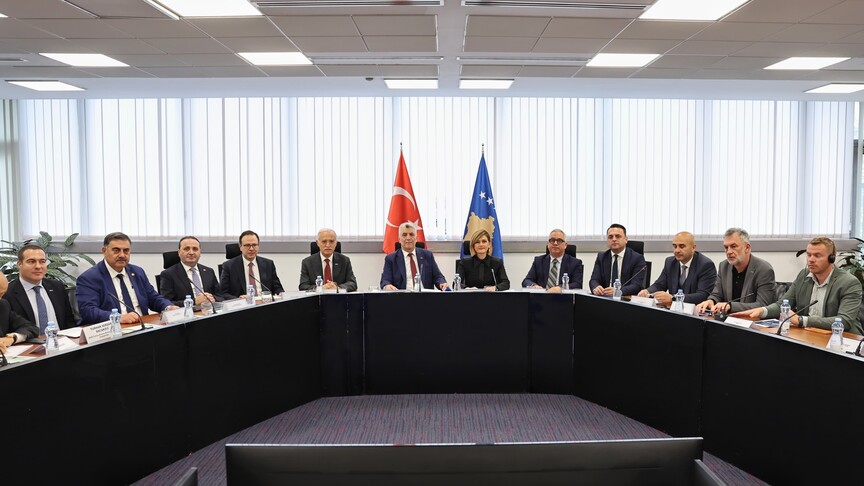 Kusari Lila në takim me homologun turk Bolat  Marrëdhëniet Kosovë Turqi të forta dhe me besim të ndërsjellë