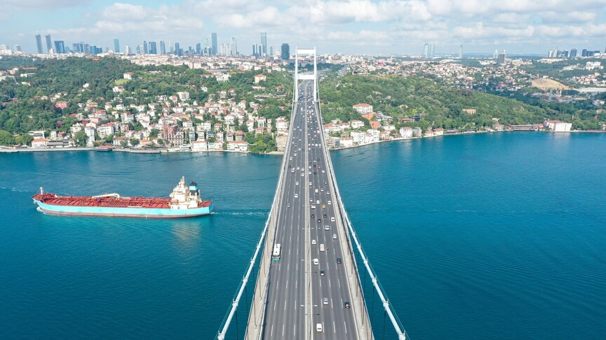 İstanbul Boğazı yarın deniz trafiğine kapatılacak