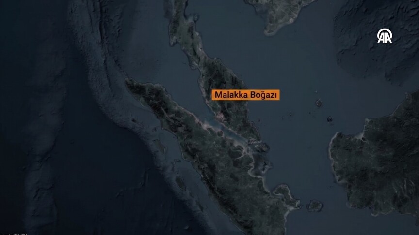 Endonezya, Malakka Boğazı'ndan geçen gemilerden ücret almayı planladıklarını duyurdu