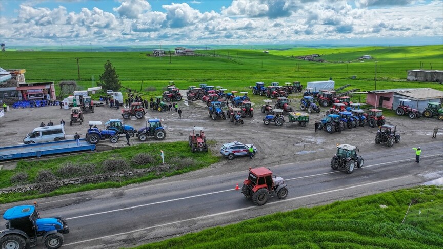 Jandarmanın girişimiyle traktörler için fenni muayene hizmeti çiftçinin ayağına gitti