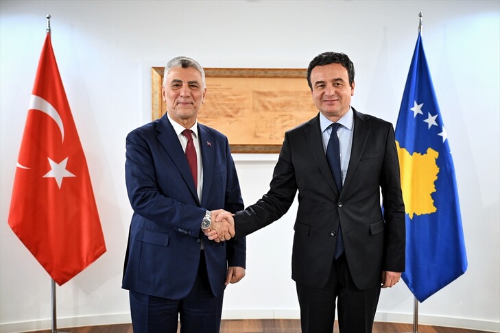 Kryeministri Kurti priti në takim ministrin e Tregtisë të Turqisë  Bolat