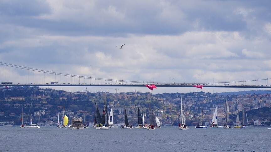 Cumhurbaşkanlığı 7. Uluslararası Yat Yarışları'nın ilk etabı Ulusal Egemenlik Kupası'nın startı verildi