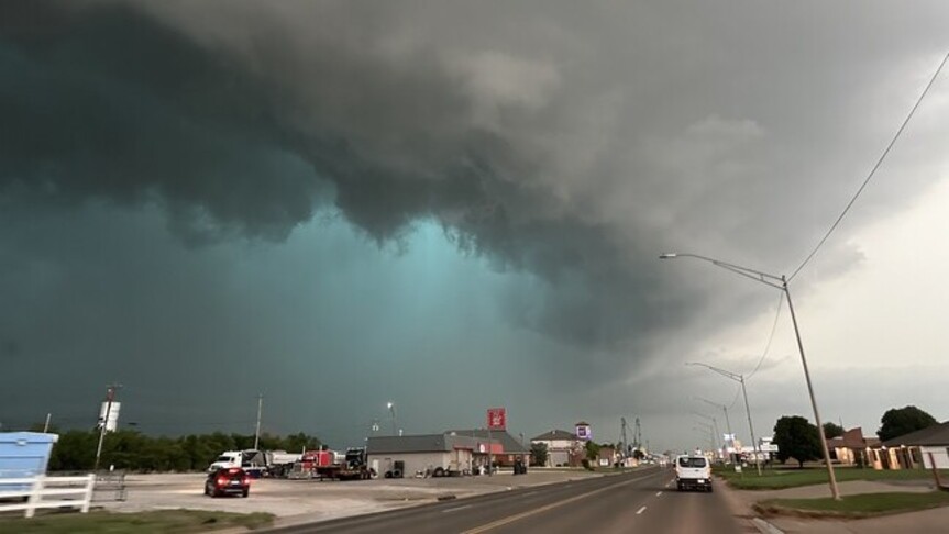 Disa tornado godasin shtetin amerikan të Oklahomës