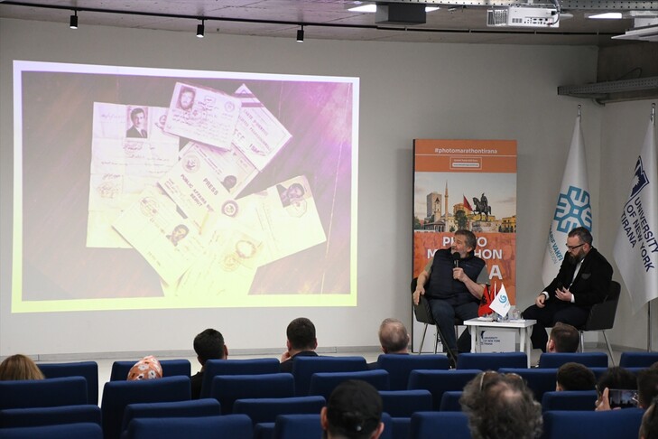 Mbahet bashkëbisedim me fotoreporterin e njohur Coskun Aral  ndahen çmimet e  Photo Marathon Tirana 