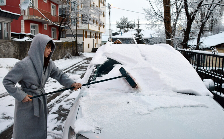 Kar baharda da Kars ve Ardahan'ı beyaza bürüdü