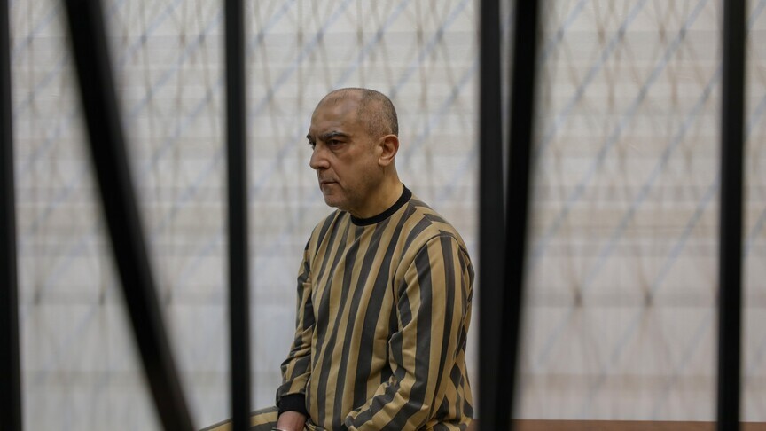 Siria zhvillon gjykim publik për kushëririn e Assadit për krime kundër civilëve