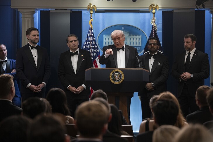 Trump  Një oficer u qëllua gjatë darkës së Korrespondentëve të Shtëpisë së Bardhë