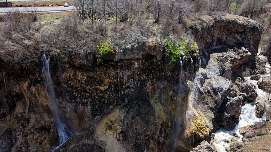 "Tabiat Parkı" ilan edilen Dipsiz Göl Şelalesi turizme kazandırılıyor