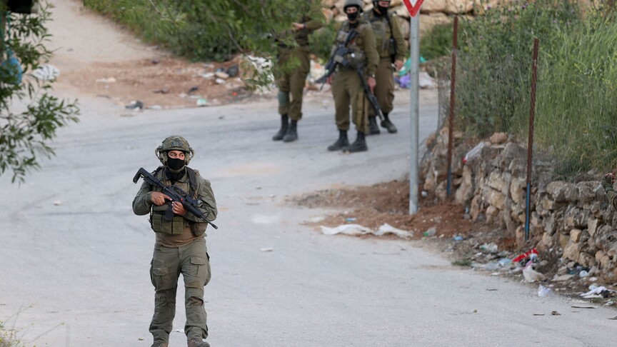 İsrail askerlerinin Batı Şeria'da düzenlediği baskınlarda 1 çocuk yaralandı, 2 kişi gözaltına alındı