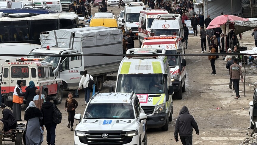 İsrail’in kısıtlamaları altındaki Refah Kapısı’ndan tedavi için 24 hasta Gazze’den ayrıldı