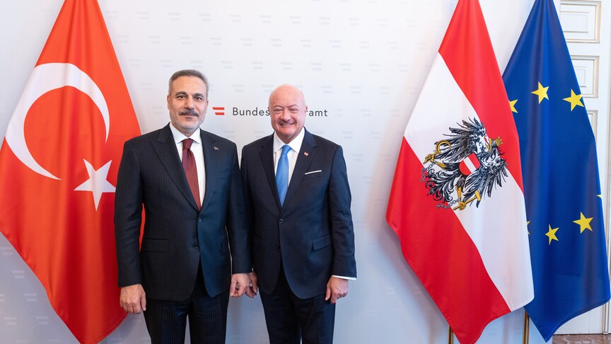 Kryediplomati turk pritet nga kancelari austriak në Vjenë