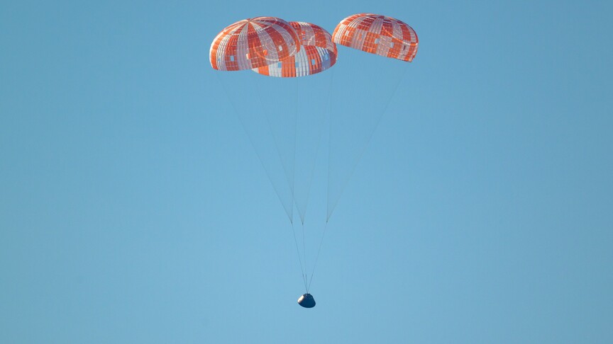 NASA Orion kapsülü Kennedy Uzay Merkezi'negeri döndü