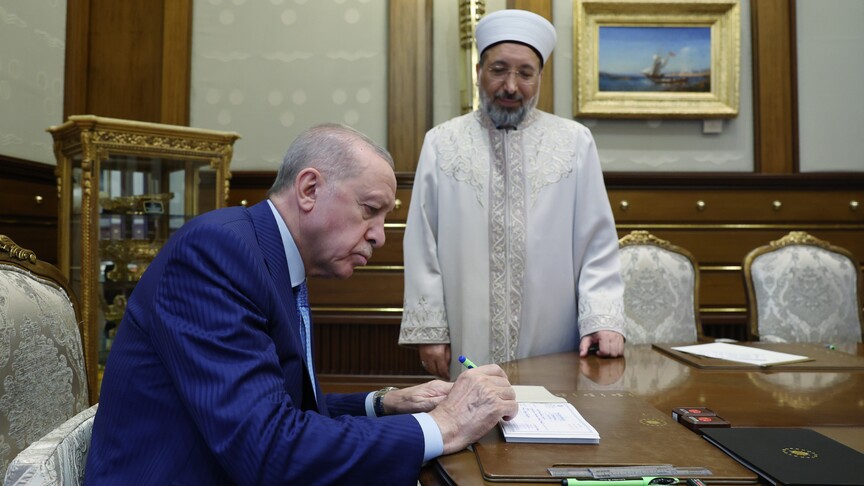 Cumhurbaşkanı Erdoğan Türkiye Diyanet Vakfına kurban bağış