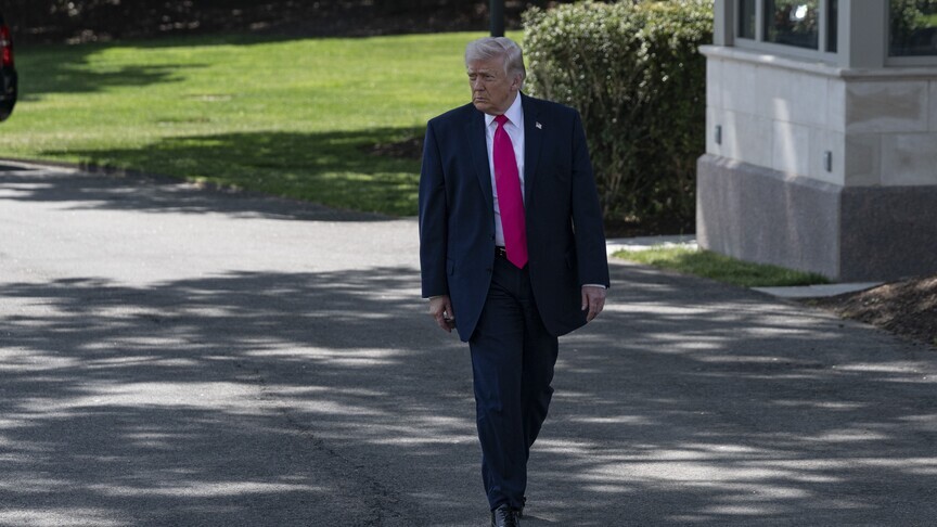 Trumpi udhëzon ndihmësit e tij të përgatiten për bllokadë të zgjatur ndaj Iranit