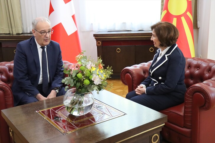 Presidentja e Maqedonisë së Veriut pret homologun zviceran në Shkup