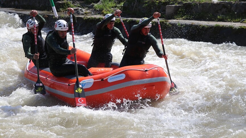 23 Yaş Altı Rafting Takımı Fırtına Deresi'nde Dünya Şampiyonası Katılımında