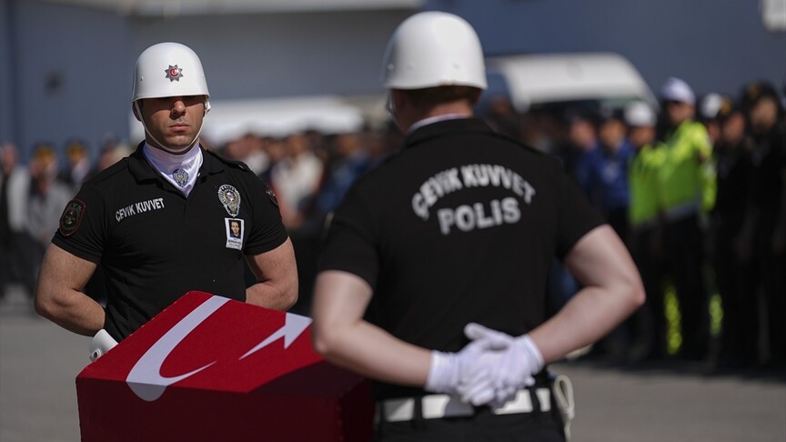 İzmir'de Trafik Kazasında Şehit Olan Polis için Tören
