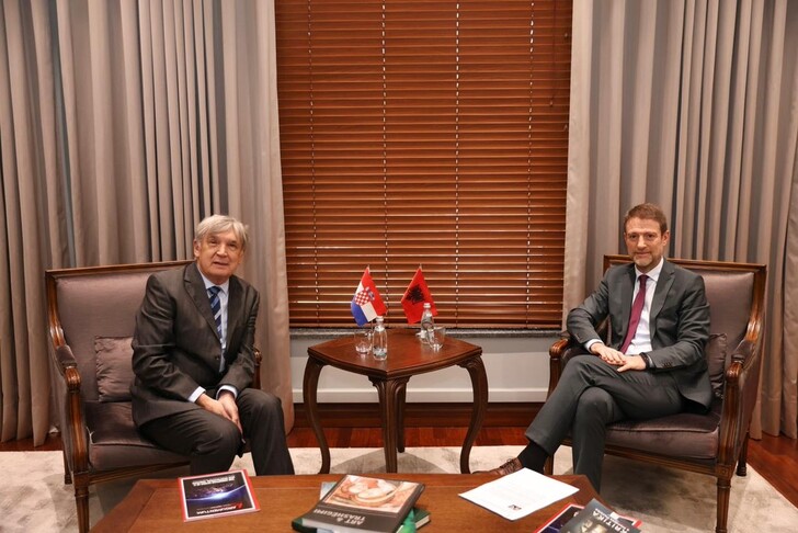 Ministri Hoxha takon ambasadorin kroat  Riafirmuam partneritetin strategjik midis Shqipërisë dhe Kroacisë