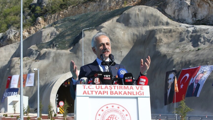 Bakan Uraloğlu, Çorum-Laçin kara yolu ile Kırkdilim tünellerinin açılış töreninde konuştu