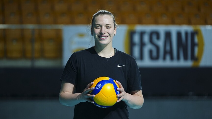 VakıfBank'ta Cansu Özbay'ın isteği CEV Şampiyonlar Ligi'nde Türk finali