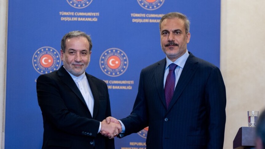 Ministrat e Jashtëm të Turqisë dhe Iranit zhvillojnë bisedë telefonike