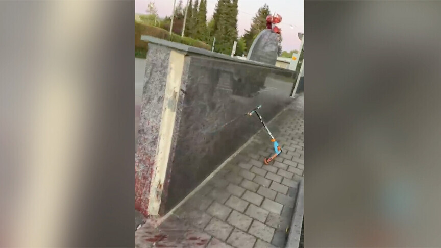 Në Gjermani vandalizohet një xhami  lihet një kokë derri në hyrje