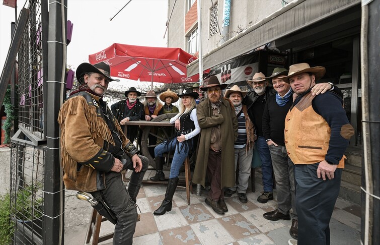 Cowboy Cafe  bashkon entuziastët e filmave western në Stamboll