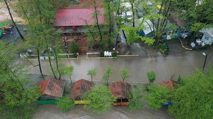 Kocaeli’de Sel Felaketi: Canlı Hayvan Pazarı ve İş Yerleri Boşaltıldı