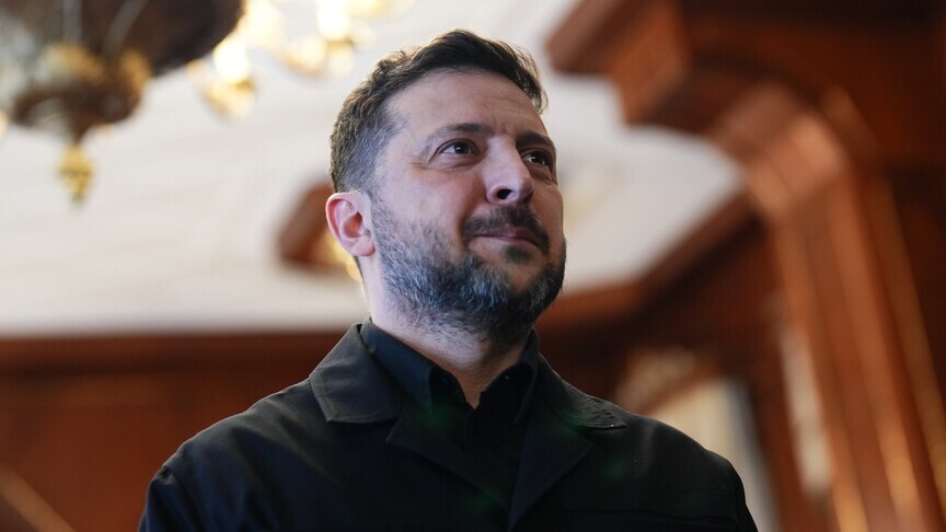 Zelenskiy, 6 Mayıs'tan itibaren geçici ateşkes ilan ettiklerini belirtti