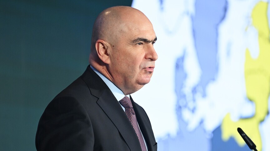 Bie qeveria në Rumani  parlamenti votoi mosbesim ndaj kryeministrit Ilie Bolojan