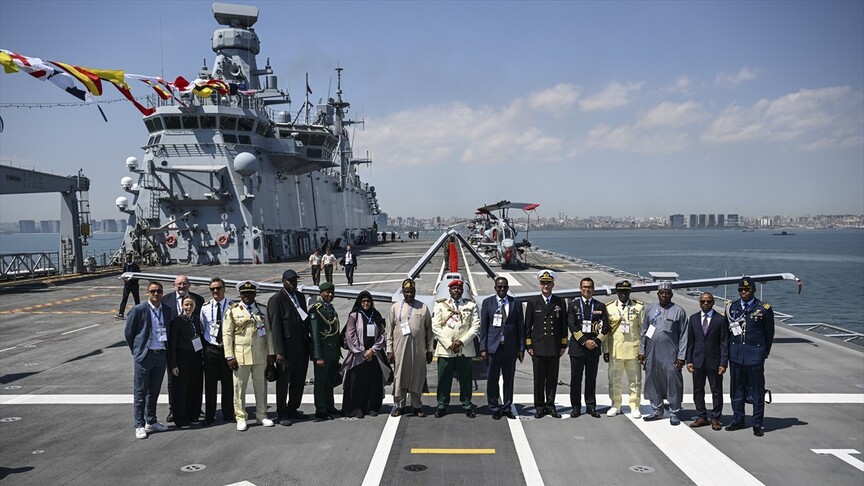 Yabancı yetkililer TCG Anadolu'yuziyaret ediyor