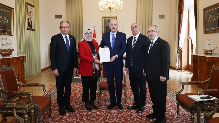 TBMM Başkanı Kurtulmuş, TBMM Çocuk Hakları Alt Komisyonu üyelerini kabul etti