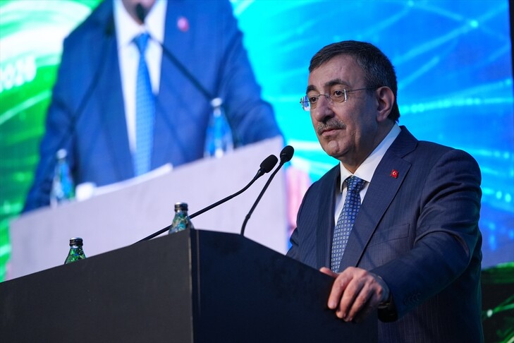 Cumhurbaşkanı Yardımcısı Yılmaz: Kamuda bulut bilişim ve yapay zeka kullanımında yatırımlarının hızlanmasını öngörüyoruz