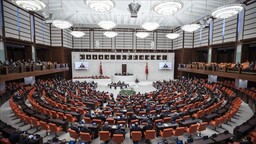 Fahiş site aidatlarına yönelik düzenlemeleri de içeren kanun teklifi yasalaştı