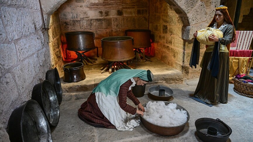Topkapı Sarayı'nın harem bölümündeki "Kadınefendiler ve Cariyeler Taşlığı" ziyarete açıldı