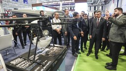 İçişleri Bakanı Çiftçi, SAHA 2026'yı ziyaret etti