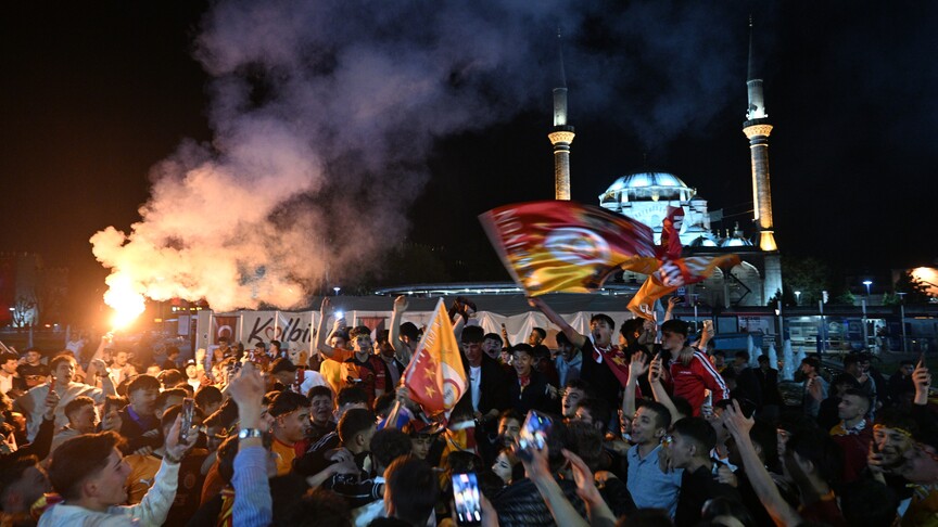 Süper Lig şampiyonu Galatasaray için kutlama mesajları