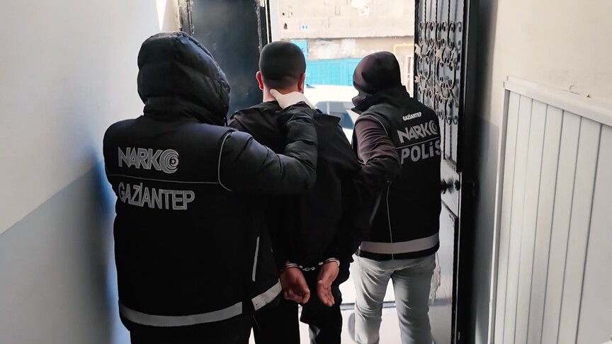Gaziantep merkezli suç örgütü ve uyuşturucu operasyonunda 21 zanlı yakalandı