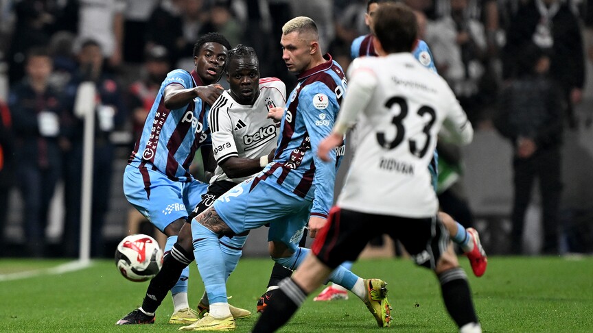 Trabzonspor, Beşiktaş'ı  deplasmanda 2-1 mağlup etti