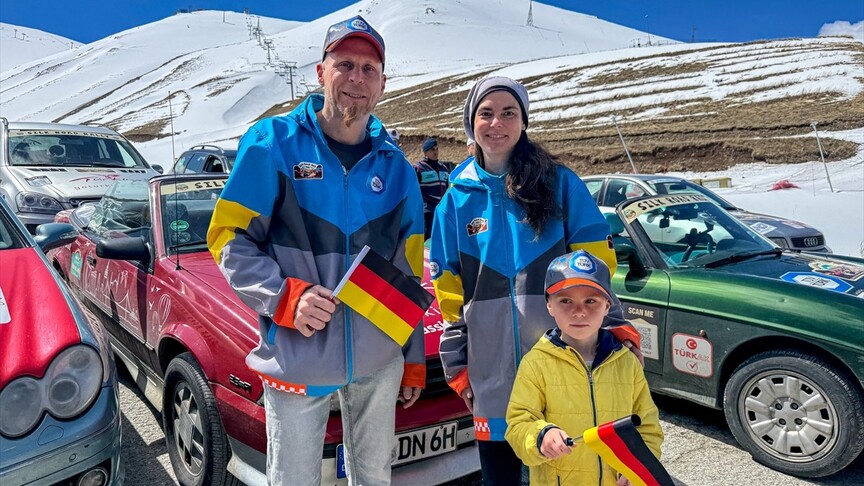 Alman aile, tatil yerine çocuklarıyla 19 bin kilometrelik İpek Yolu Rallisi'ni seçti