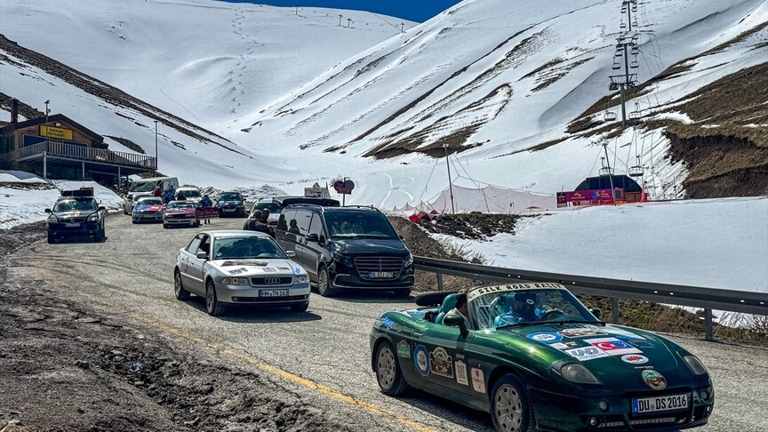 Alman aile, tatil yerine çocuklarıyla 19 bin kilometrelik İpek Yolu Rallisi'ni seçti