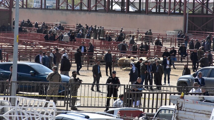 Van'da hayvan pazarında çıkan kavgada 1 kişi öldü, 13 kişi yaralandı