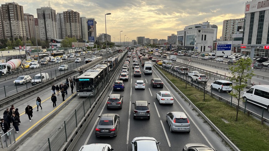 İstanbul'da akşam saatlerinde trafik yoğunluğu yüzde 80'e çıktı