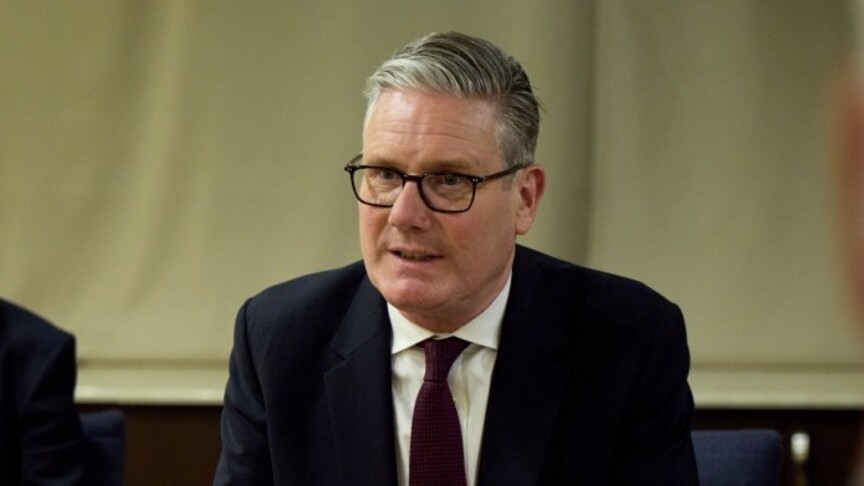 İngiltere Başbakanı Starmer, kabinesine istifa etmeyeceğini söyledi