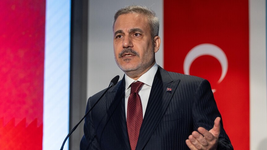 Ministri i Jashtëm turk paralajmëron kundër përdorimit të Ngushticës së Hormuzit si  armë 